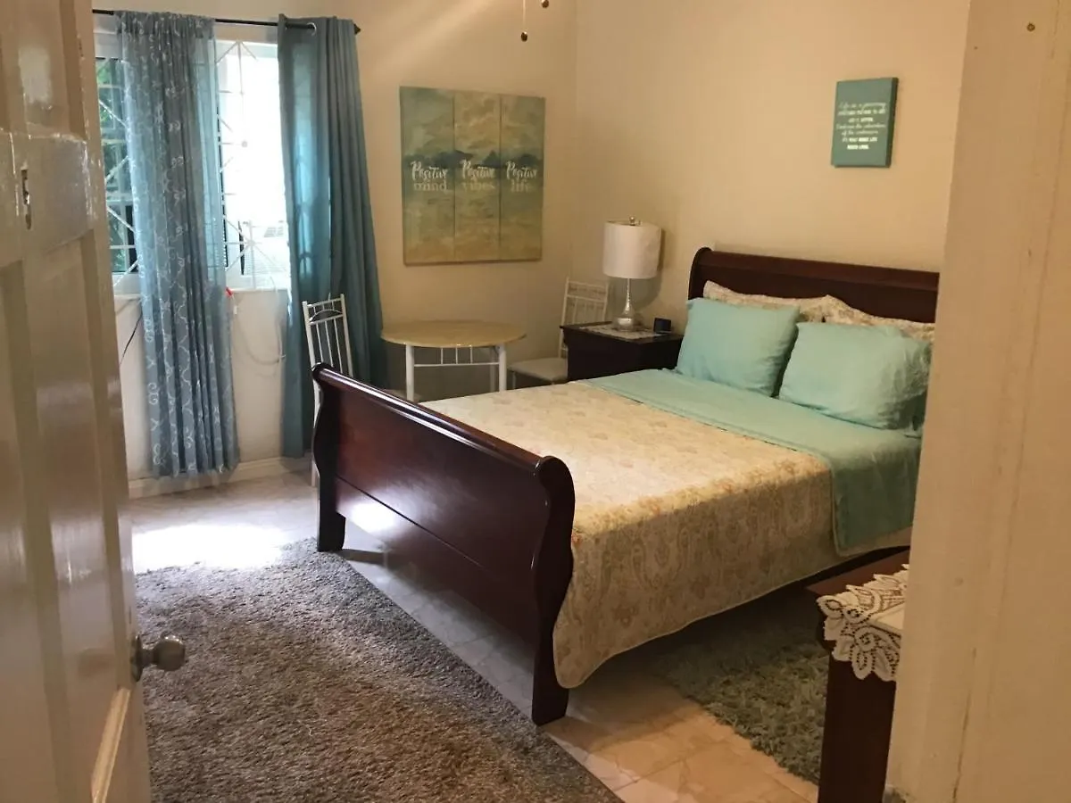 Homestay Hills Royale Villa Montego Bay